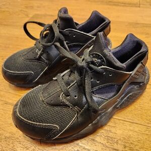 Nike Air Huarache Run Black Youth US 2Y Running Shoes 704949-016